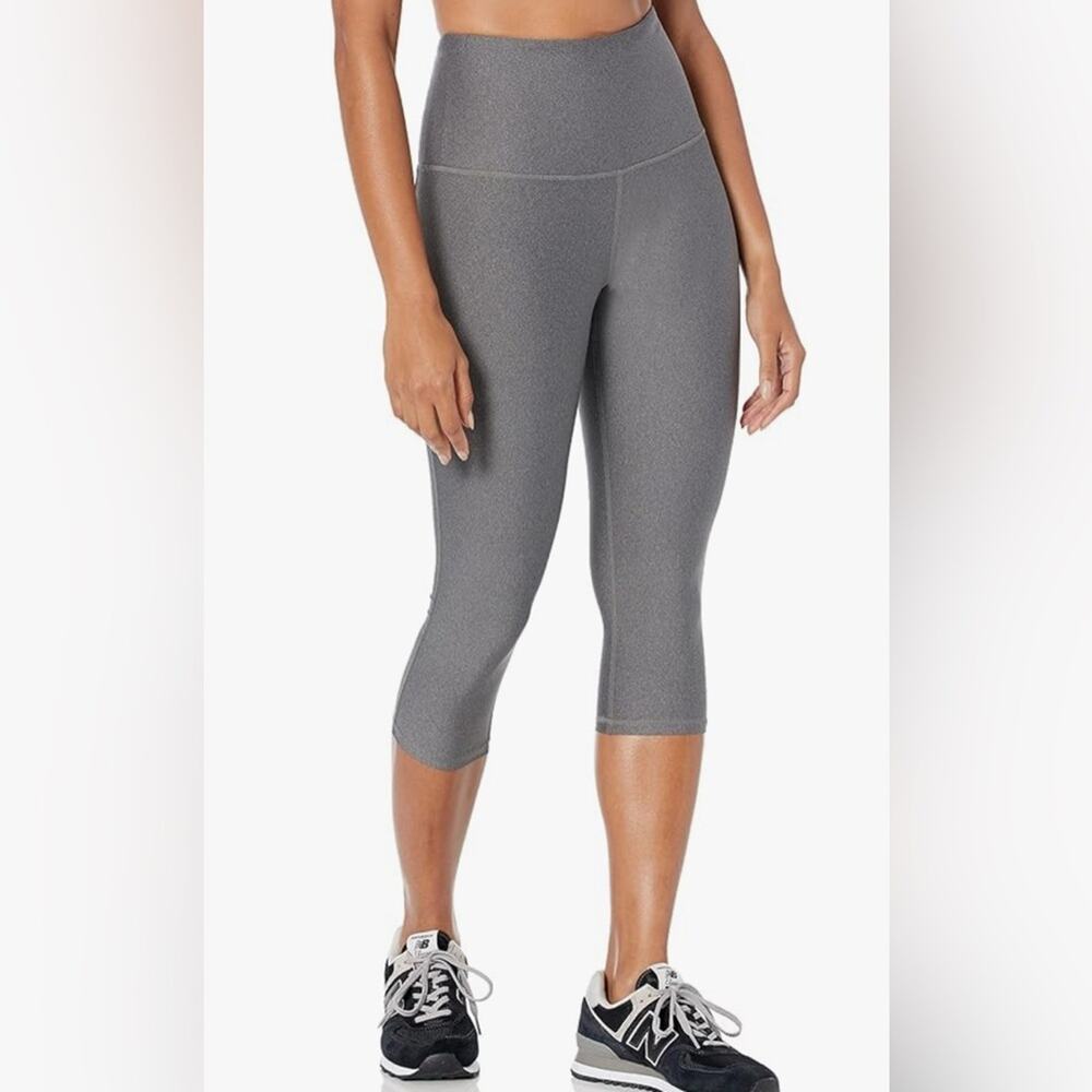 Woman’s Amazon Essential Active Capri Leggings X-Large